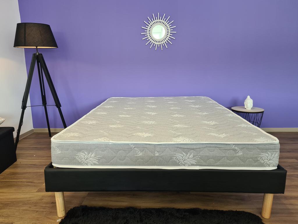 90x190x18cm mattress with Meubiana pillow - one side firm support and one side extra firm support